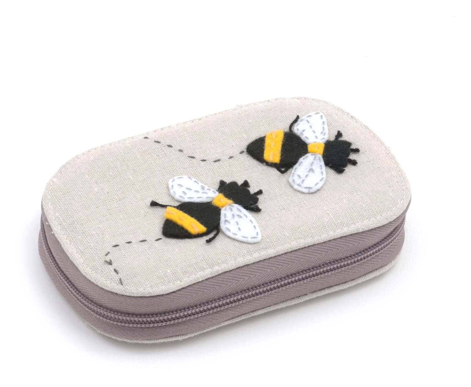 The Bumbling Bee: D.I.Y. travel-sized safety pin holder