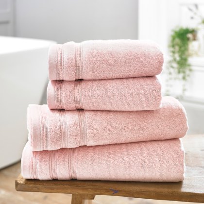 The Lyndon Co Oasis Bath Towel Light Pink