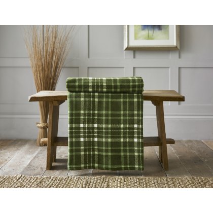 Deyongs Snuggle Touch Tartan Throw 140x180cm Olive