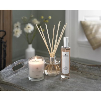 The Lyndon Company Scented Candle Gift Box and Diffuser Set The Lyndon Company Scented Candle Gift Box and Diffuser Set