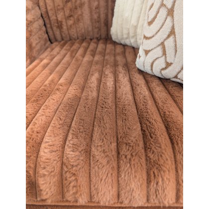 Snuggle Love Chair - EX DISPLAY