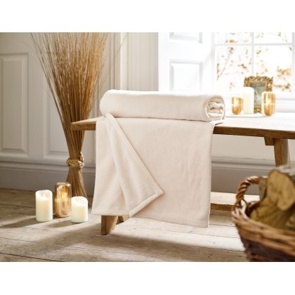 Deyongs Snuggle Touch Throw Ivory Deyongs Snuggle Touch Throw Ivory