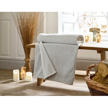 Deyongs Snuggle Touch Throw Light Grey Deyongs Snuggle Touch Throw Light Grey