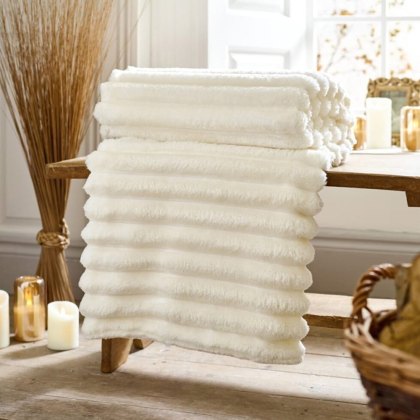 Deyongs Alnwich Ribbed Throw Cream Deyongs Alnwich Ribbed Throw Cream