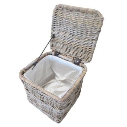 Glenweave Rectangle Trunk with Liner & Wheels Glenweave Rectangle Trunk with Liner & Wheels