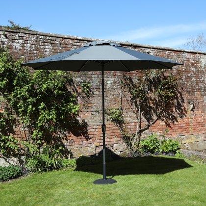 Riviera Deluxe 2.5m Crank & Tilt Parasol in Grey Riviera Deluxe 2.5m Crank & Tilt Parasol in Grey