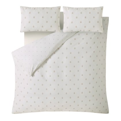 Laura Ashley Harthill Daisy Duvet Set Raspberry Laura Ashley Harthill Daisy Duvet Set Raspberry