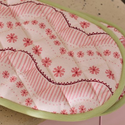 Cath Kidston Spitalfields Silk Double Oven Glove Cath Kidston Spitalfields Silk Double Oven Glove