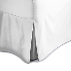 Norfolk & Co White 200 Thread Count Plain Dyed Valance Norfolk & Co White 200 Thread Count Plain Dyed Valance