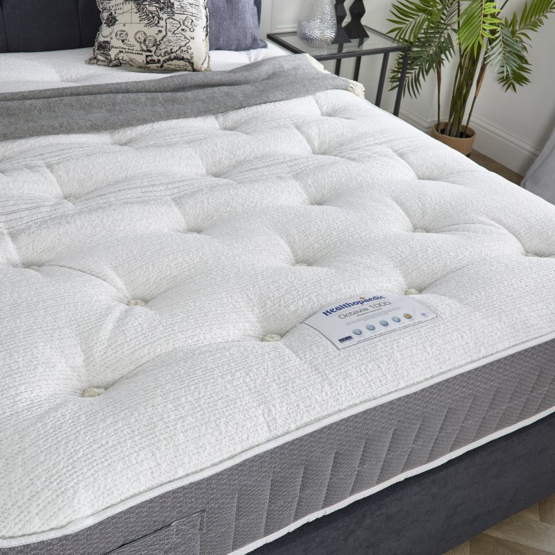 Oxford 1000 Mattress close up lifestyle image of the mattress