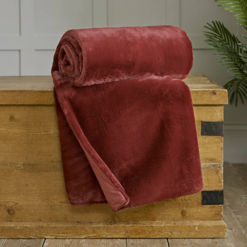 Deyongs Aspen Ruby Faux Fur Throw Lifestyle