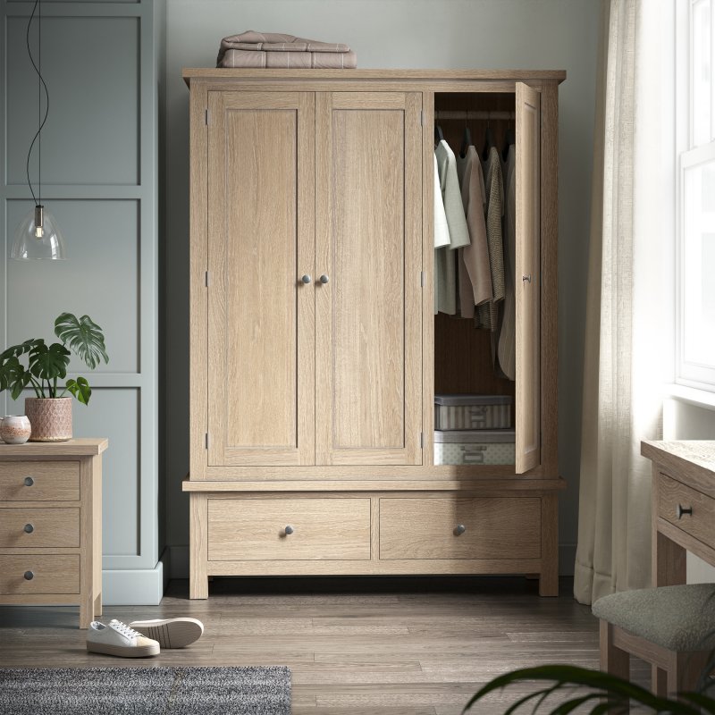 Cottage Collection Triple Wardrobe In Oak